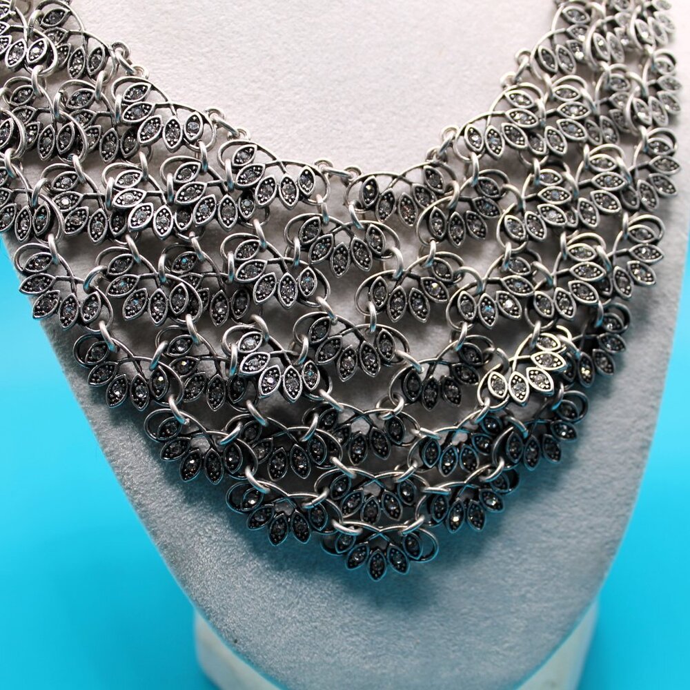 Premier Designs Ruffles Rhinestone Silver Tone Bib Statement Necklace - Picture 3 of 7